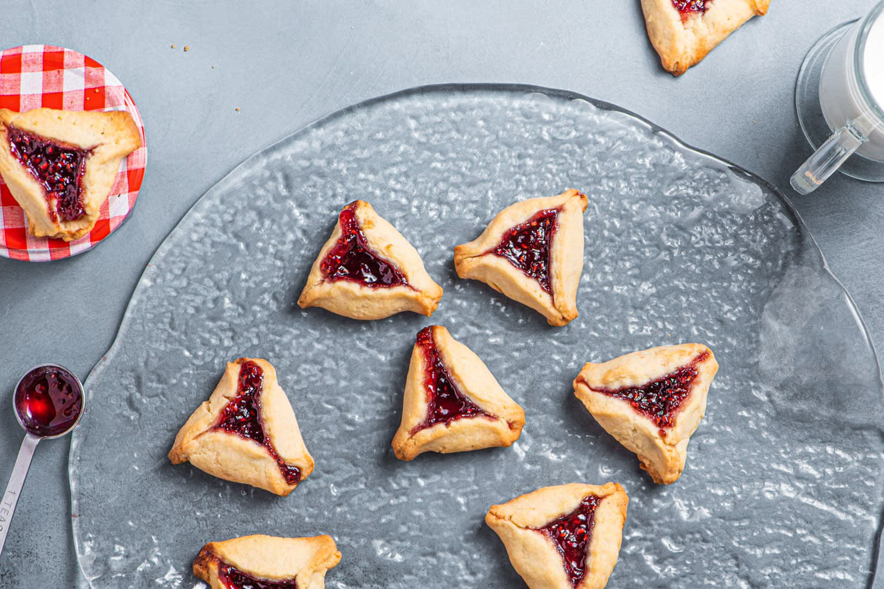 raspberry hamantaschen cookies