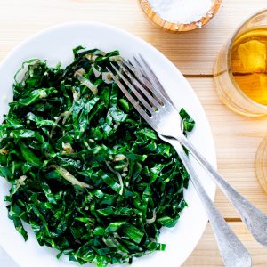 cooked collard greens with garlic