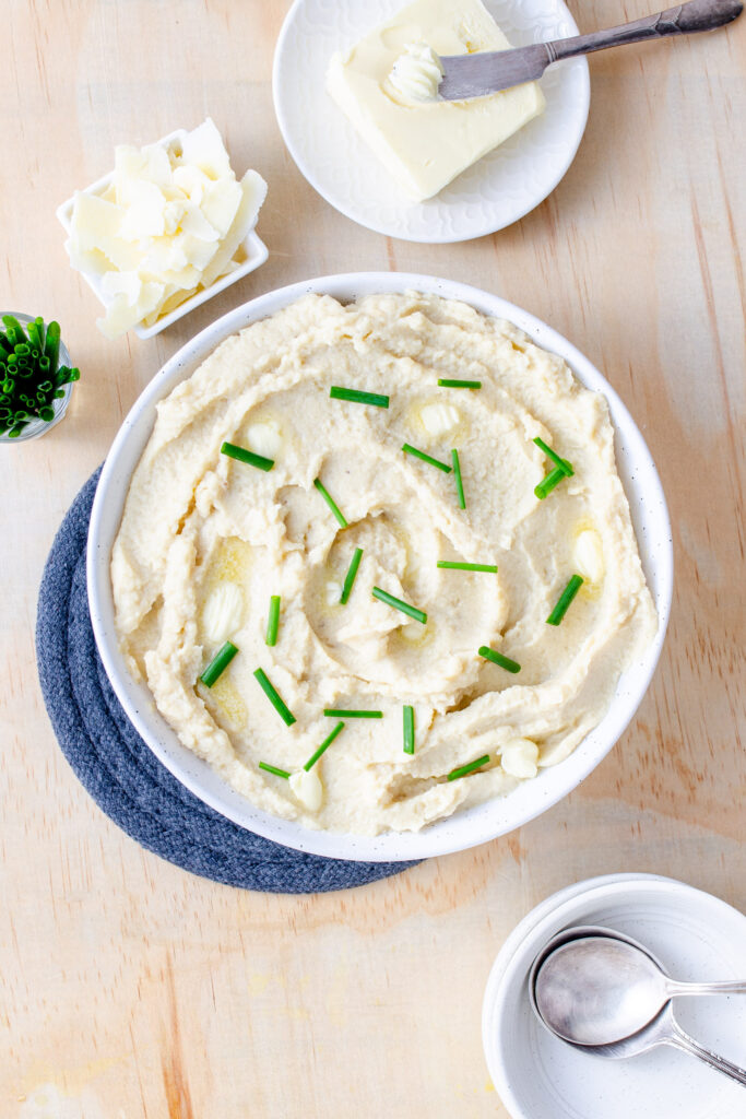 cauliflower mash as mashed potatoes with chives and butter