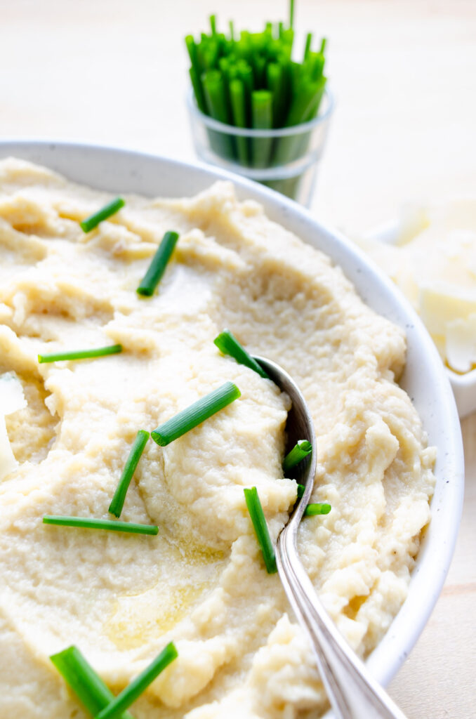 cauliflower mash with garlic and chives