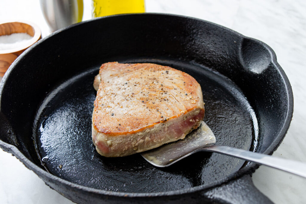 tuna seared in pan